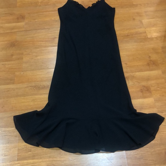 Beautiful ladies black dress - Picture 8 of 12